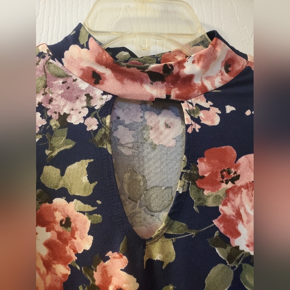 Joe Boxer long sleeve floral top - Picture 2 of 9